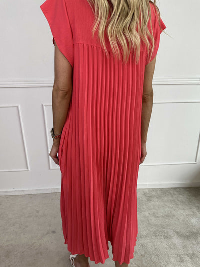 VALE | Nancy – The Long Pleated Dress with Ruffle Sleeves