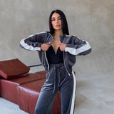 Damen Samt Trainingsanzug Mit Reißverschluss Und Seitenstreifen – Luxus Lounge Set – Grau