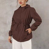 Damen Outdoorjacke mit anpassbarer Kapuze und geräumigen Taschen – Braun