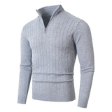 Herren Pullover mit Kabelstrickmuster und Stehkragen – Hellgrau