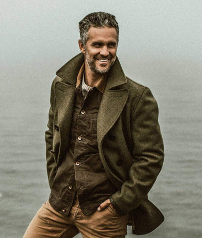 Herren eleganter Wollmantel mit doppelter Knopfleiste und weichem Innenfutter Aliams