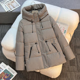 Damen kurze wattierte Kapuzenjacke mit hohem Stehkragen und Kordelzug – Khaki