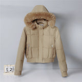 Damen kurzes wattiertes Kapuzenblouson mit Kunstfellkragen – Khaki