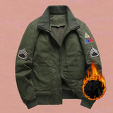 Herren Bomberjacke im Militärstil mit Patches und verdecktem Reißverschluss – Olivgrün gefüttert