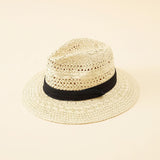 Damen Strohhut im Fedora-Stil mit breiter Krempe und elegantem Band – Beige