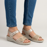 Alourica | Damen-Sandale mit verstellbaren Riemen – Gold