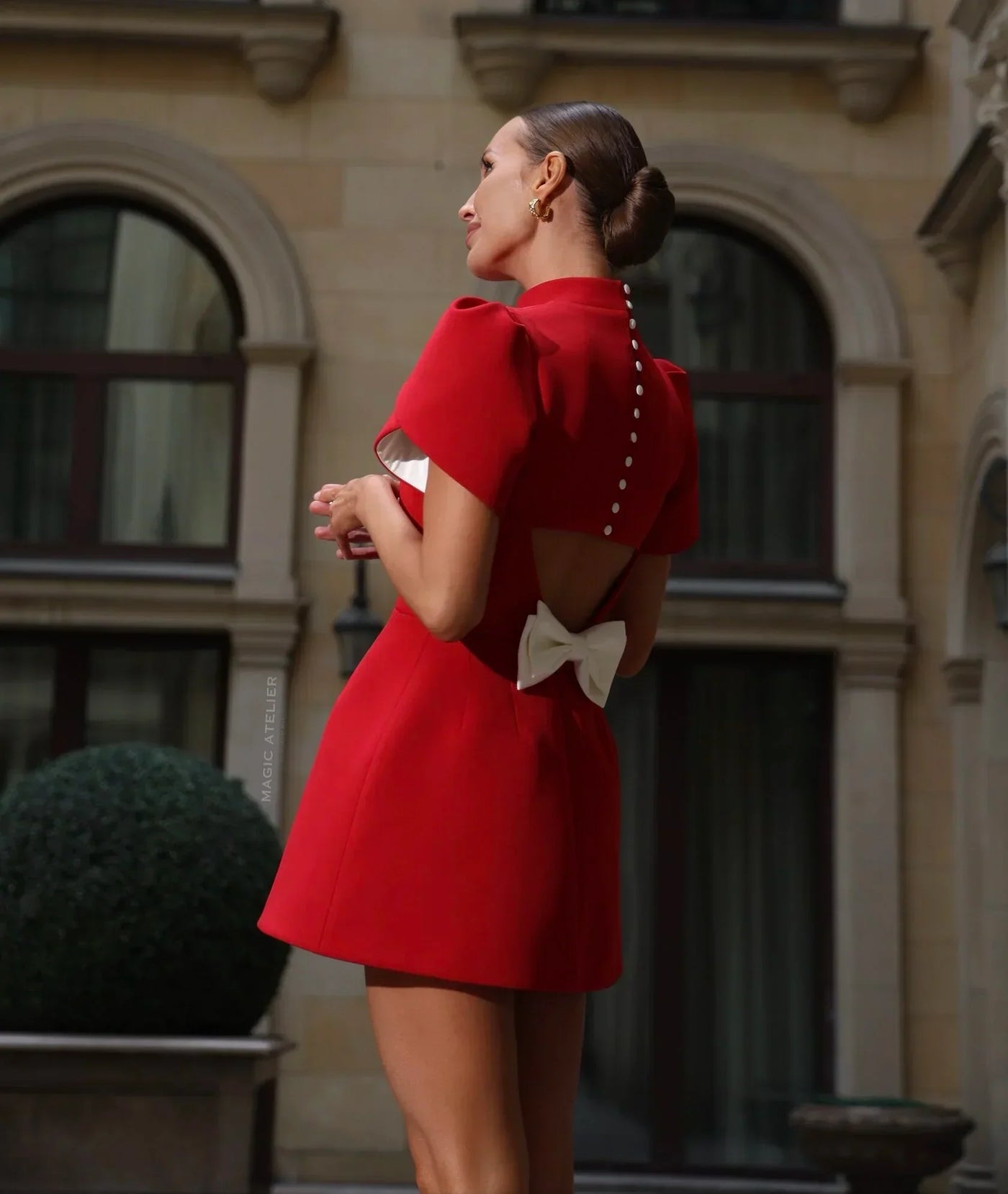 Elegantes Damen-Etuikleid für festliche Anlässe - Stilvoll & Chic