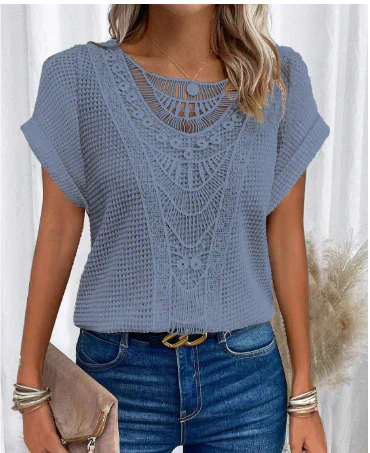 Amadis® | Stilvolle Damenbluse mit Prägung und umgeschlagenen Ärmeln