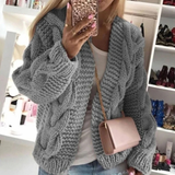 Raya | Damen Strickjacke mit grobem Strick und weiter Form – Grau