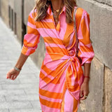 Damen-Wickelkleid mit Print, V-Ausschnitt und Bindegürtel – Orange