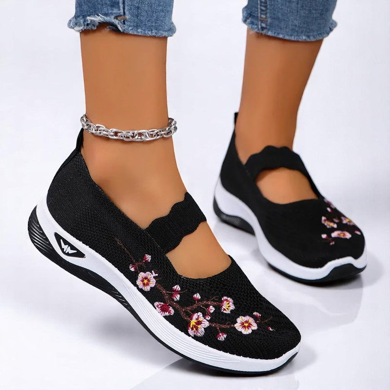 VALE | Lightness and femininity with every step