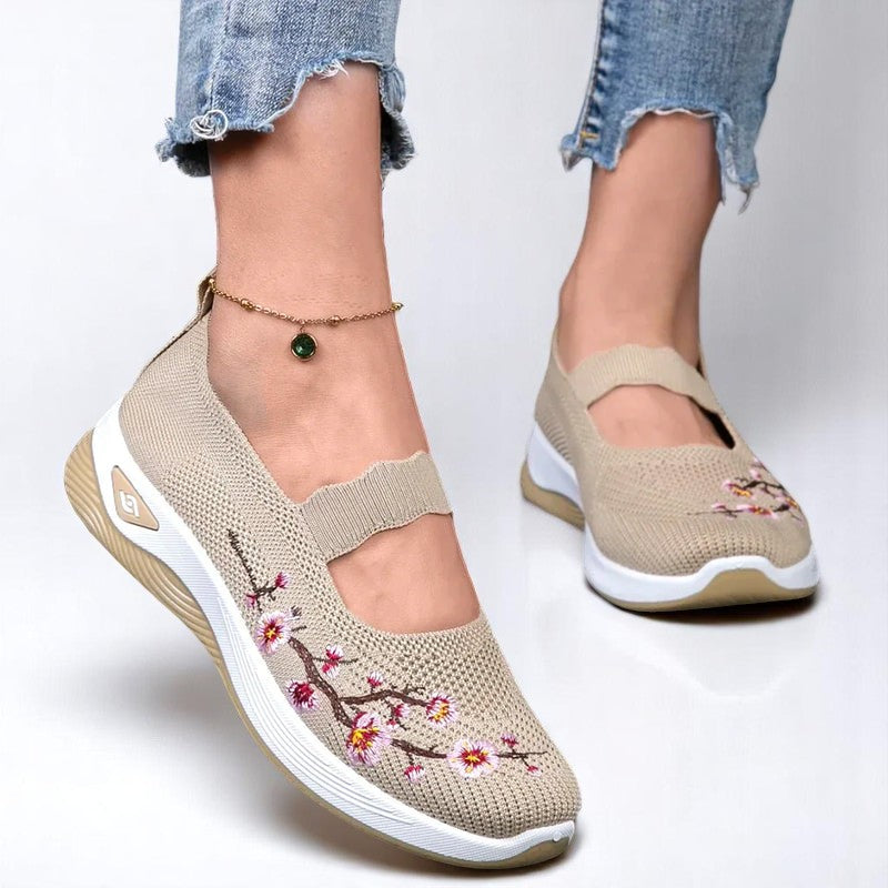 VALE | Lightness and femininity with every step