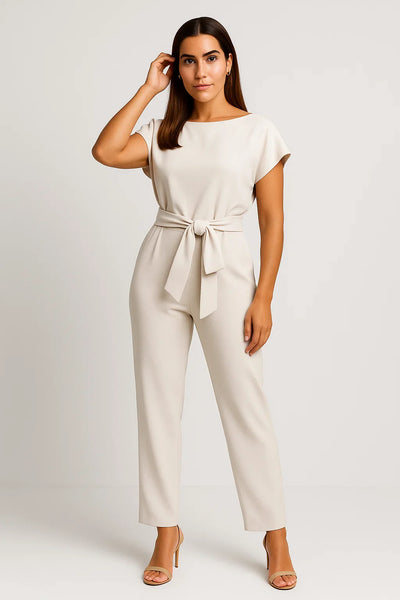 Schicker Jumpsuit mit Gürtel
