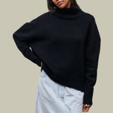 Stefanie | Locker Geschnittener Rollkragenpullover für Damen – Schwarz
