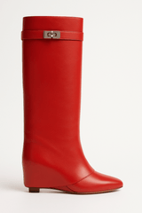 Felicia | Damen Elegante Stiefel mit Keilabsatz und spitzer Schuhspitze – Rot