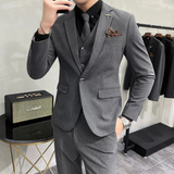 Slim-Fit Dreiteiler Herrenanzug | Markante Silhouette & Souveräner Auftritt – Grau