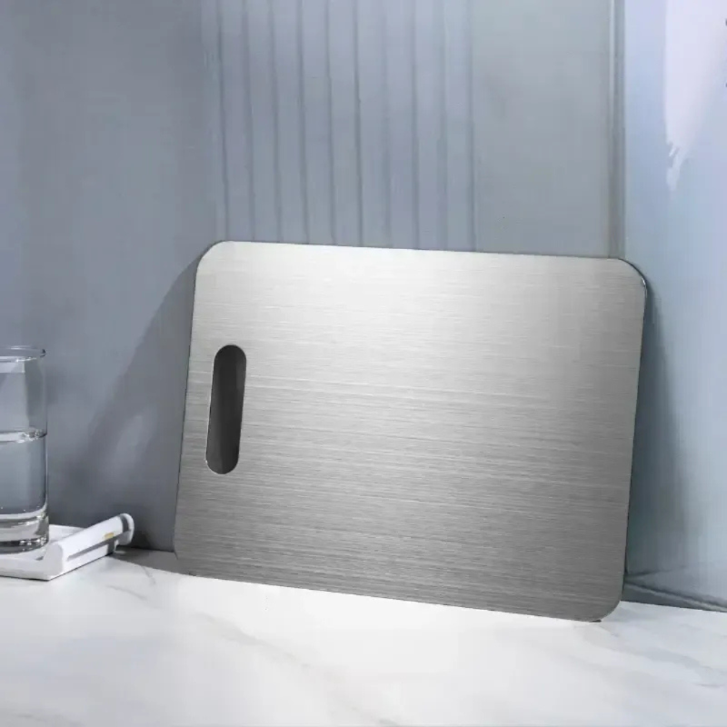 Titan-Schneidebrett mit antibakterieller Oberfläche – kratzfest, hygienisch für die Küche