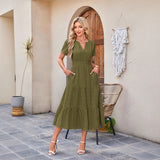 Astrelle - Strukturiertes, stufiges Maxikleid – Olivgrün