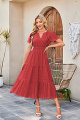 Astrelle - Strukturiertes, stufiges Maxikleid – Rosa