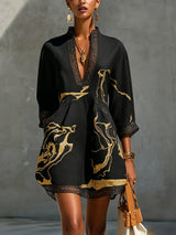 Sidonia - Luxuriöses A-Linien-Kleid mit Marmorprint – Schwarz