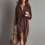 Damen-Midi-Kleid aus Cord mit Knopfleiste und Brusttaschen – Braunrot