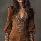 Damen-Minikleid aus Wildleder mit V-Ausschnitt und Stickerei – Braun