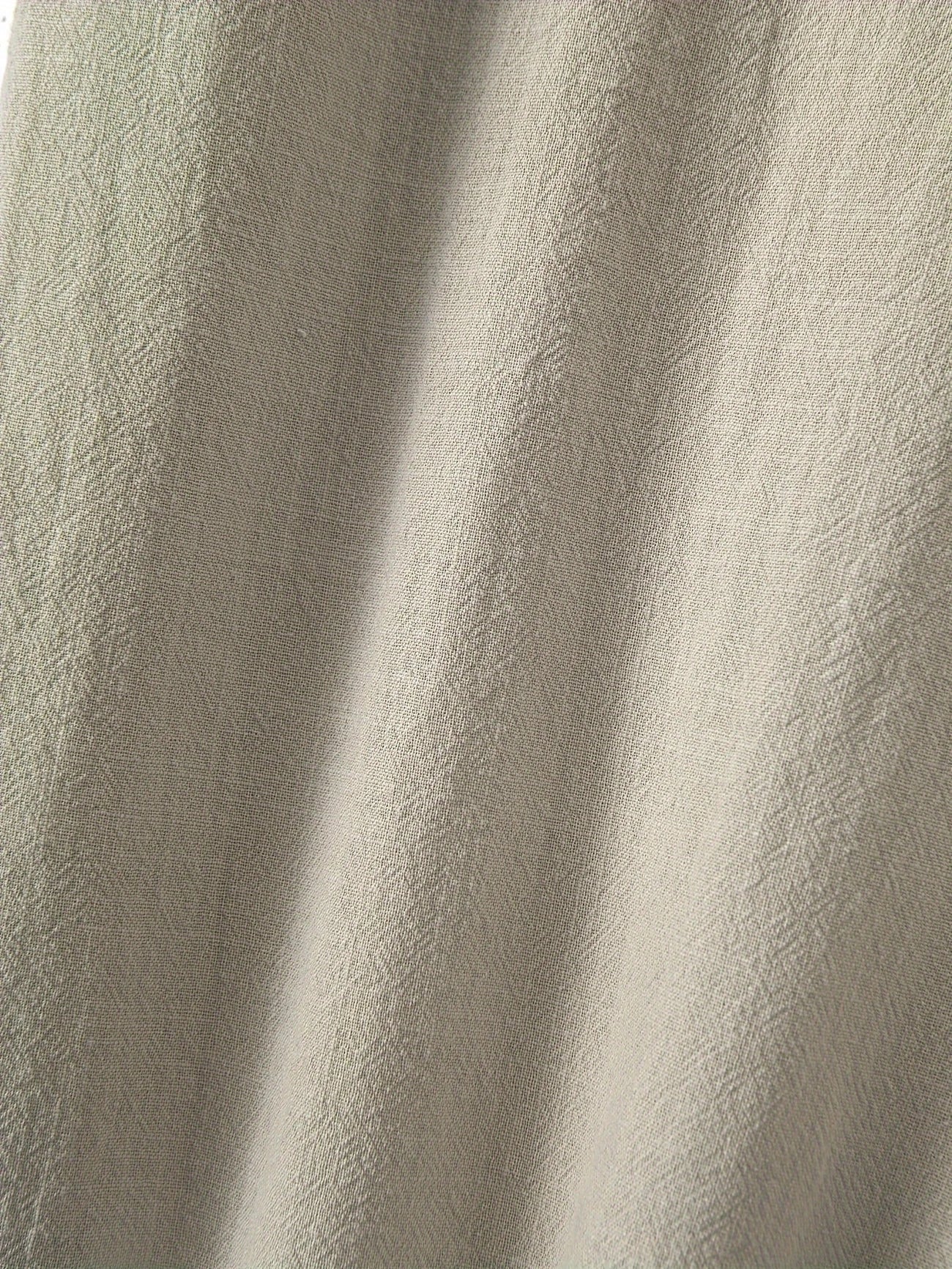 Nerida – Modische Bluse Mit V-Ausschnitt Und Kurzen Ärmeln