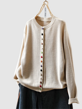 Almhild | Damen Strickjacke mit Knöpfen Rundhals – Beige