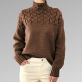 Almonde | Damen Zopfmuster Strickpullover mit Rollkragen – Braun