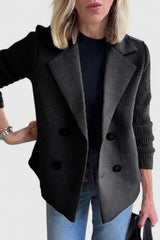 Emma | Damen Blazer mit Strickärmeln und Knöpfen – Schwarz