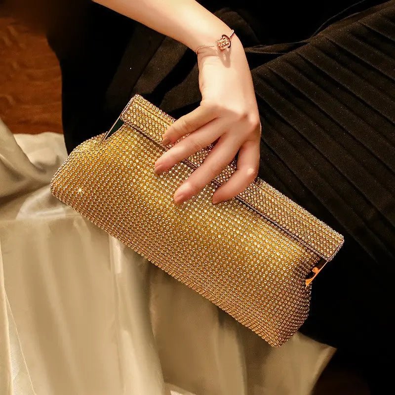 Aurielle | Goldene Clutch mit Kristallbesatz & Schnappverschluss – Elegante Abendtasche für Damen