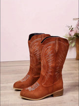 Damaris | Damen Westernstiefel für breite Waden mit Stickerei – Hellbraun