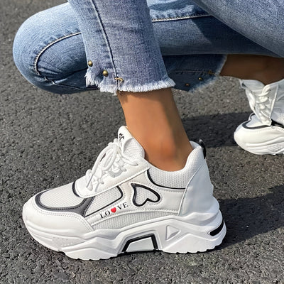 Stilvolle Sneaker mit Herzmuster auf Plateau-Sohle für Damen| Ideal für Outdoor-Aktivitäten