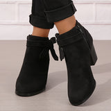 Heloise | Damen Stiefeletten mit Blockabsatz und Rückenschleifendetail – Schwarz