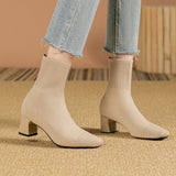 Kindra | Damen Strick-Stiefelette mit Blockabsatz und eckiger Zehenform – Beige