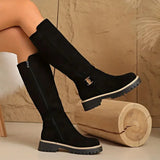 Bertine | Damen kniehohe Stiefel mit Schnallendetail und Profilsohle – Schwarz
