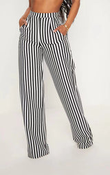 Damenhose mit Streifenmuster, hohem Bund und geradem Bein – Lässige Hose mit Taschen – Schwarz-weiße Streifen