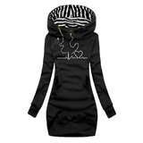 Cordula | Damen Hoodie Kleid mit Kapuze und Herz Print – Schwarz