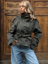 Damen kurze jacke mit bindegürtel und doppelreiher knopfleiste – Armygrün