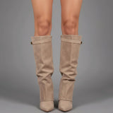 Nora | Damen Overknee Stiefel Mit Schnalle Spitzer Blockabsatz Wildleder – Beiges Wildleder