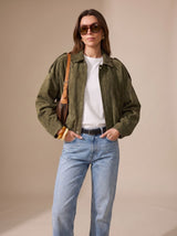 Lena | Damen Oversized Kurzjacke mit Reißverschluss und Metallknöpfen – Olivgrün