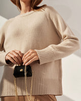 Damen Pullover mit hohem Rundhalsausschnitt Raglanärmeln und gerippten Bündchen – Camel