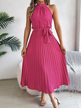 Katharina | Damen ärmelloses Neckholder Maxikleid plissiert mit Bindegürtel – Rosenrot