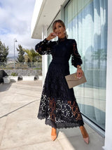 Damen Spitzen-Midikleid mit langen Ärmeln und hohem Kragen – Schwarz