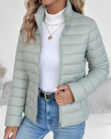Marlene | Damen Steppjacke Leicht Stehkragen Tailliert – Grün