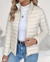 Marlene | Damen Steppjacke Leicht Stehkragen Tailliert – Creme