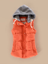 Charlotte | Damen Wattierter Bodywarmer mit Kontrastkapuze Druckknopfleiste – Orange