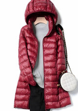Hannah | Damen Winterjacke Leichte Lange Steppjacke Abnehmbare Kapuze – Weinrot