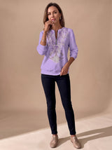 Emilia | Damen Zip-Slim-Fit-Pullover mit Blumenmuster und Reißverschluss – Lila