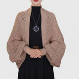 Rosalie | Zeitloser Cardigan für jeden Anlass – Khaki